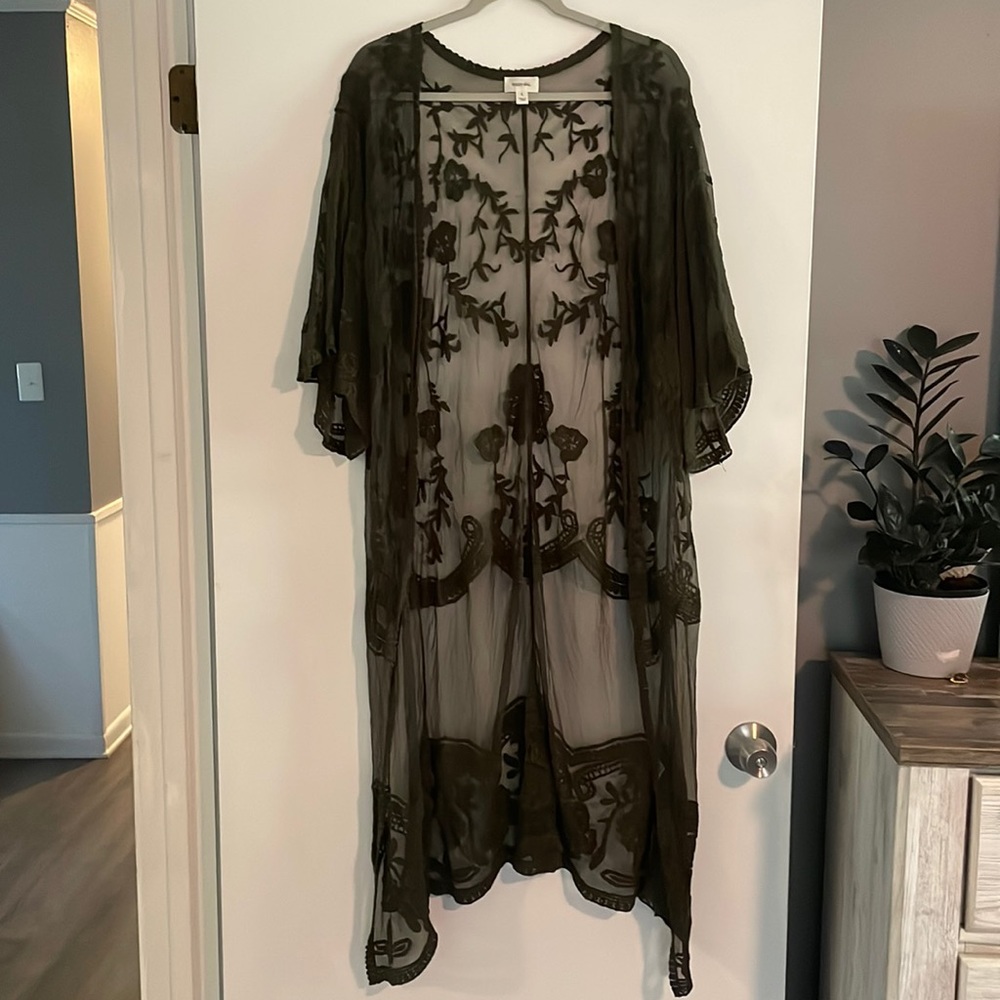Hunter green sheer cardigan with floral print. Sz L